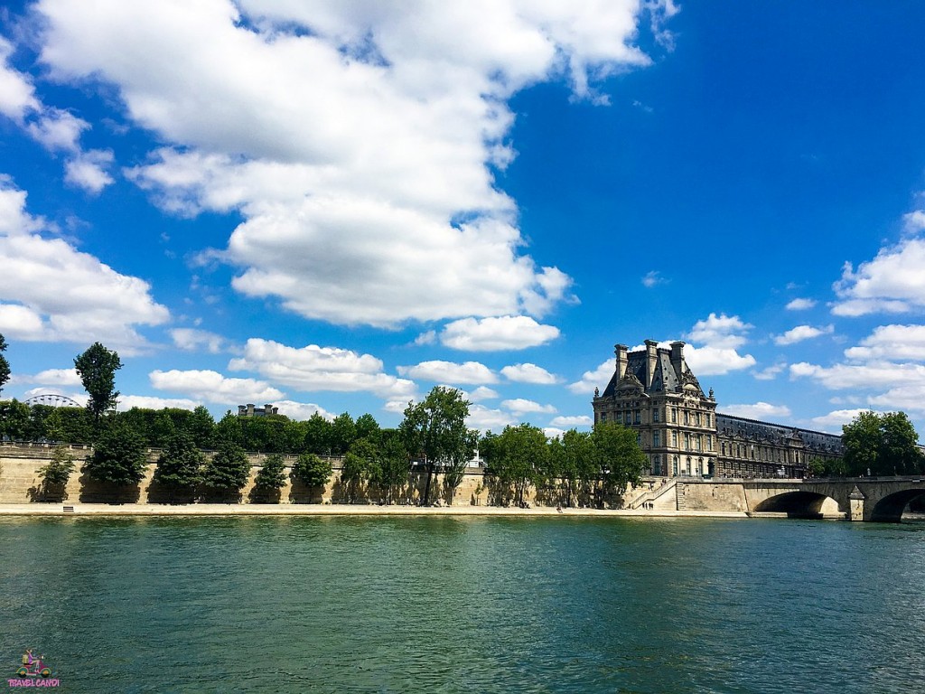 FR Louvre Seine 2016
