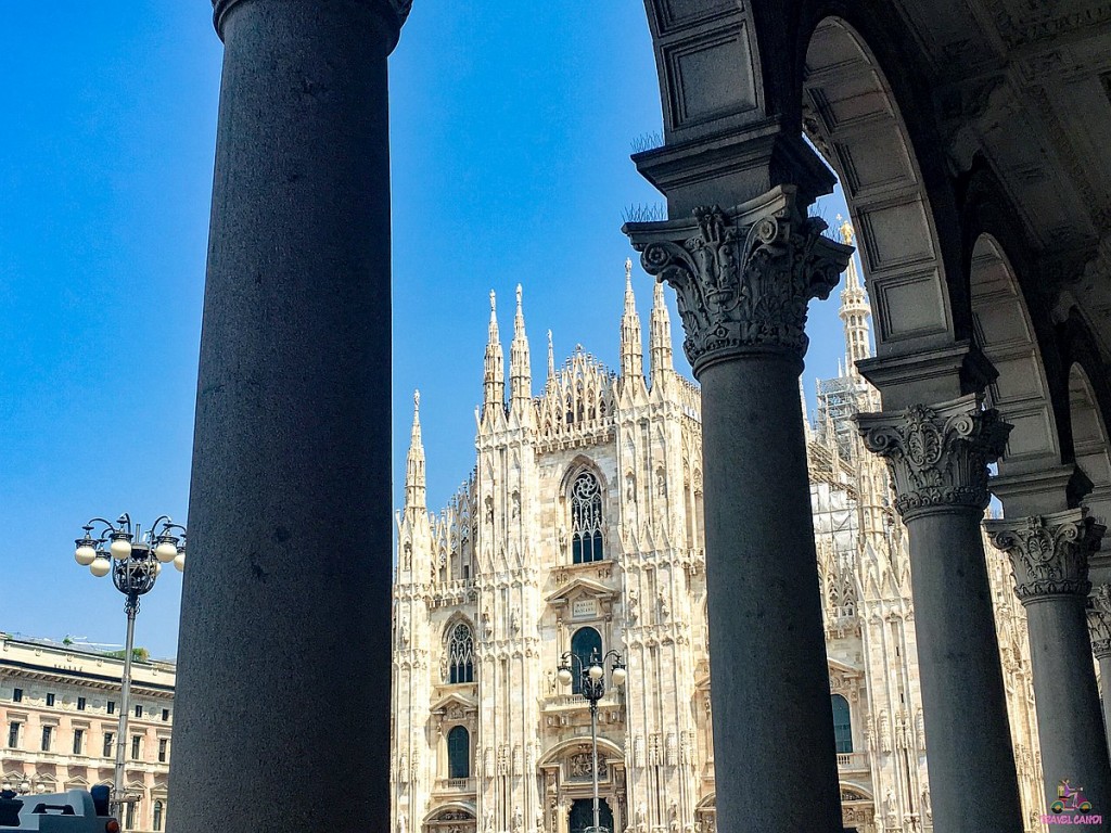 IT Duomo Milan Colomn View