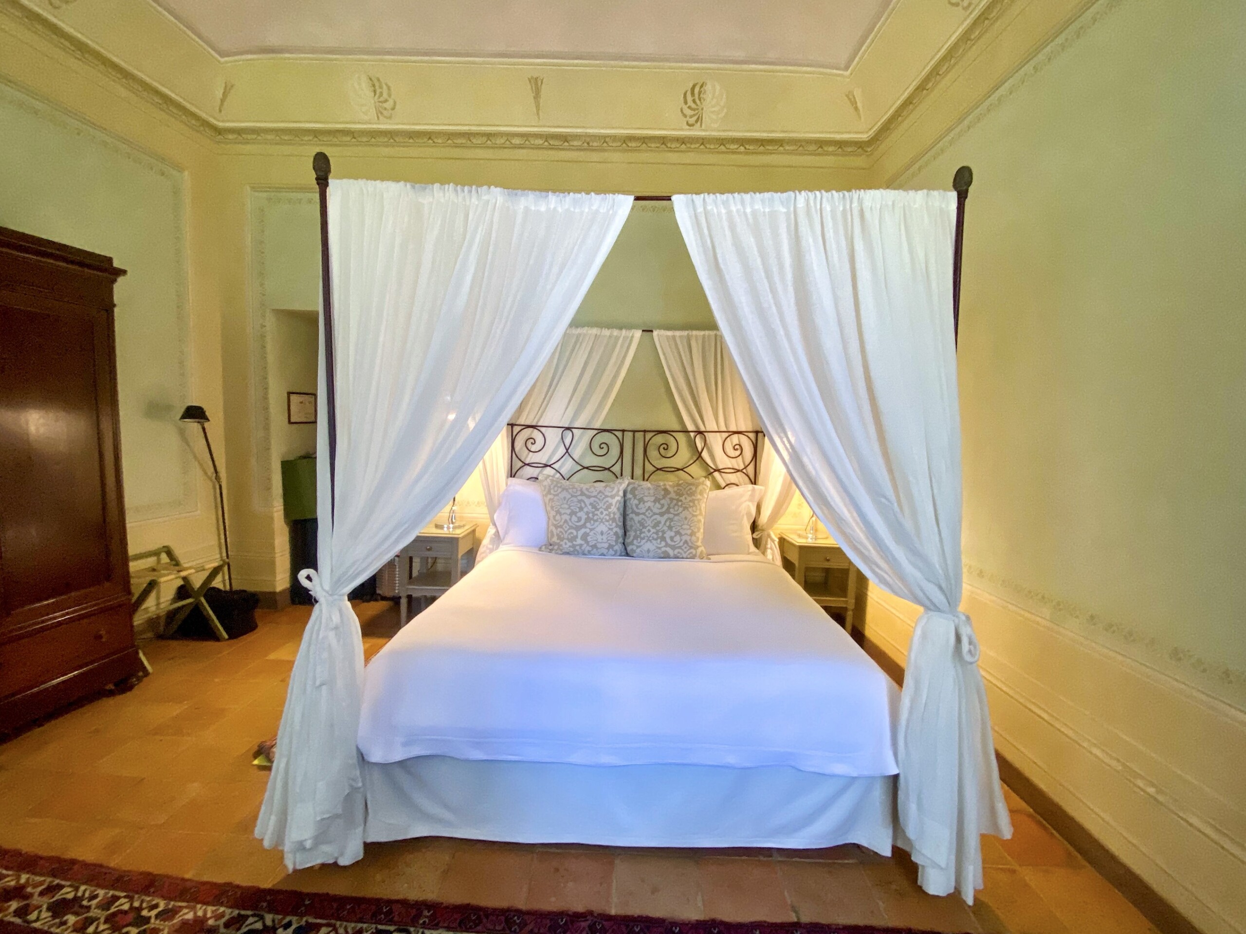 Borgo Pignano Room with View Bed